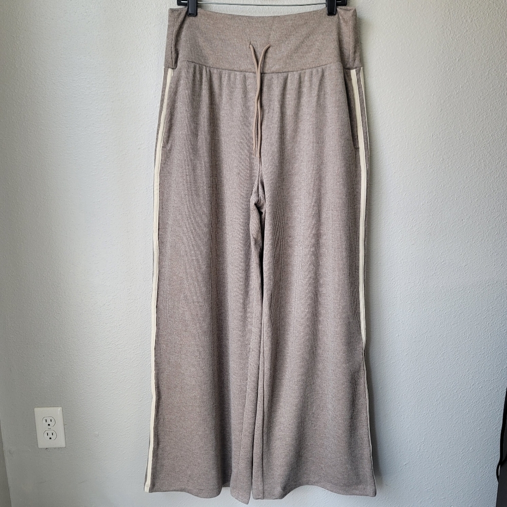 Halara Ribbed High Waisted Tummy Control Wide Leg Pants Size XLarge In Taupe NEW - Picture 6 of 12